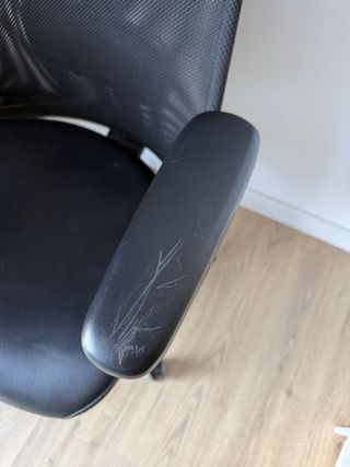 Silla de oficina IKEA con reposabrazos