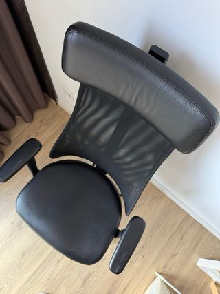 Silla de oficina IKEA con reposabrazos