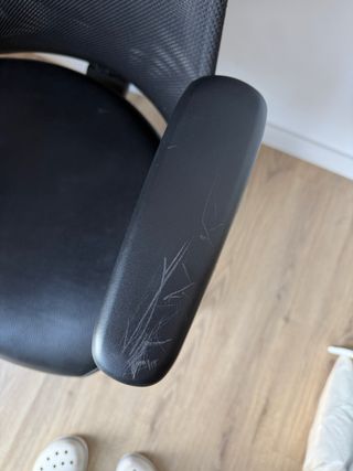 Silla de oficina IKEA con reposabrazos