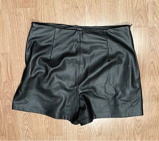 Falda/pantalón Zara efecto piel negro