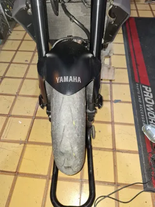 Refrigerador de frenos Yamaha MT09