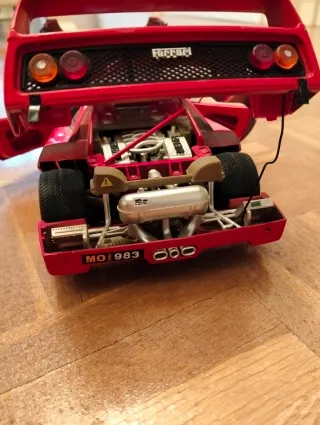 Ferrari F40 Escala 1:18