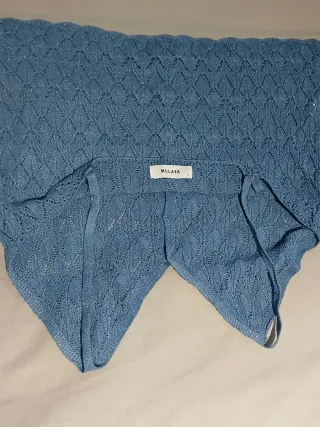 Top de tirantes azul brillante