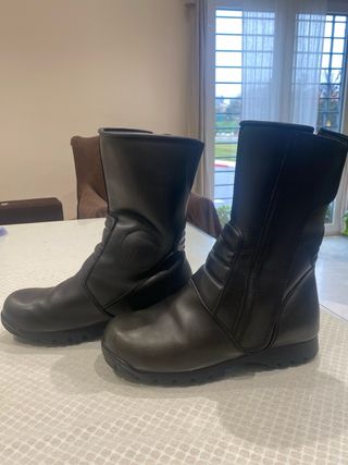 Botas de moto cuero negras