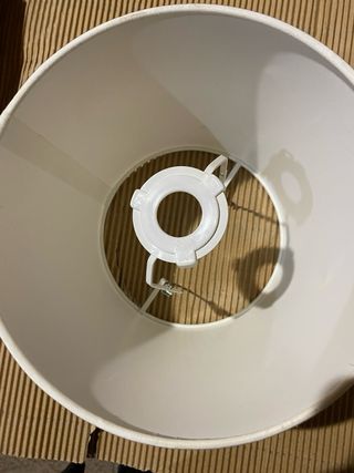 Lámpara de mesa moderna