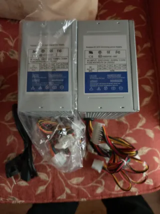 2 Fuentes de Alimentación PC