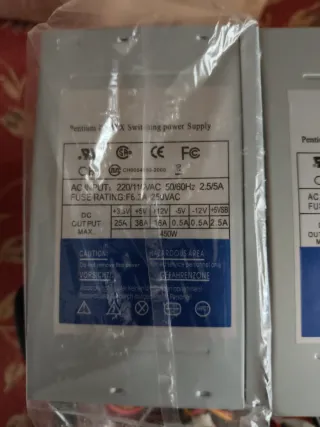 2 Fuentes de Alimentación PC