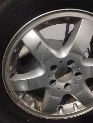 Llanta Mercedes 17 + Neumático 275/55 R17