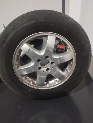 Llanta Mercedes 17 + Neumático 275/55 R17