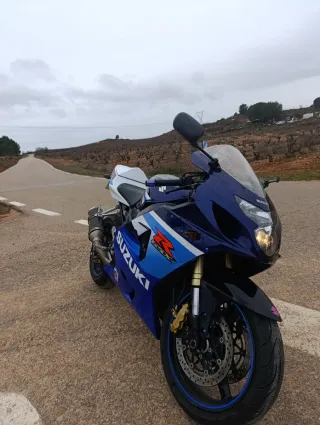 Suzuki GSX-R 600 K5 Vendo o Cambio