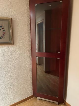 Rinconera con luz y puertas de crista