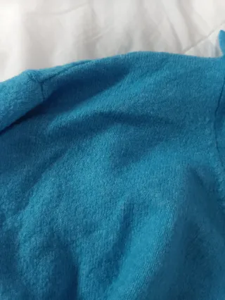 Jersey azul cuello pico