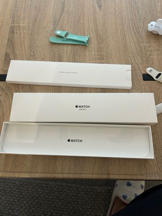 Apple Watch Series 3 con correas