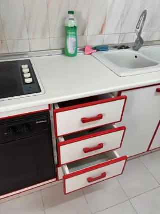 Cocina completa con horno y vitrocerámica incluida