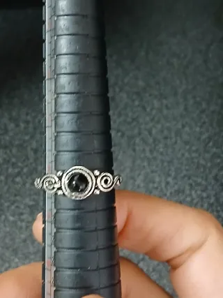 Anel artesanal com pedra preta