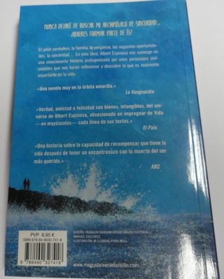 Brújulas que buscan sonrisas perdidas (Spanish ...