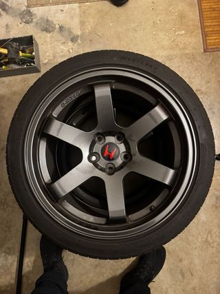 Llantas R18 5x114.3 con cubiertas