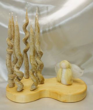 Porta candele in legno angioletto in lana cardata