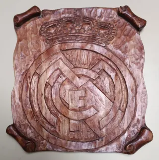 Escudo Real Madrid Madera Tallado