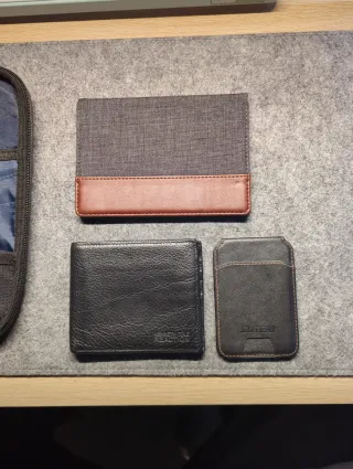 Lote de Carteras Negro y Marrón