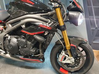 TRIUMPH SPEED TRIPLE R 16' con 37000 km