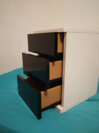 Cajonero negro y blanco