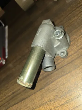 Bomba de agua Hyosung GT 640 R usada