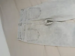 Pantalones vaqueros grises rectos