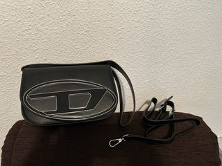 Borsa nera Diesel con logo ovale