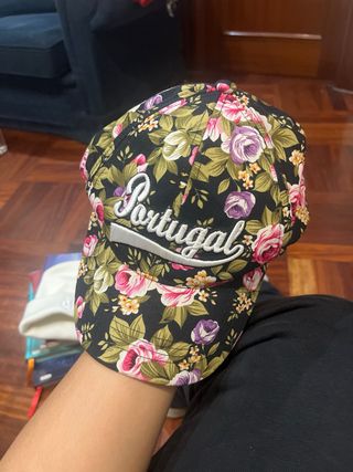 Berretto floreale nero multicolore per bambini