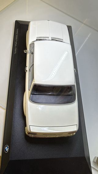 Maqueta BMW 2002 Tii Blanco 1.18