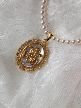 Collar y medalla Avemaría nácar y oro