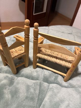 2 Sillas de Madera con Asiento de Tela