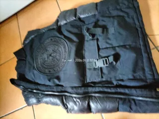 Chaleco acolchado sin mangas negro