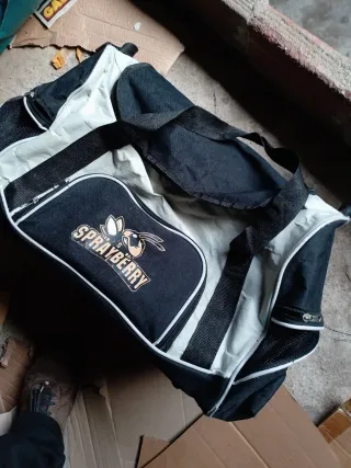 Bolso de deporte Sprayberry negro y gris