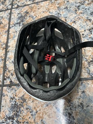 Casco B'Twin blanco y rosa