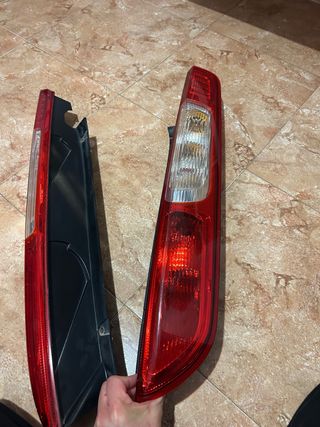 Pilotos Traseros Ford Focus II