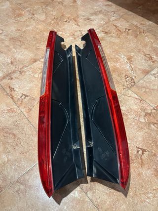 Pilotos Traseros Ford Focus II