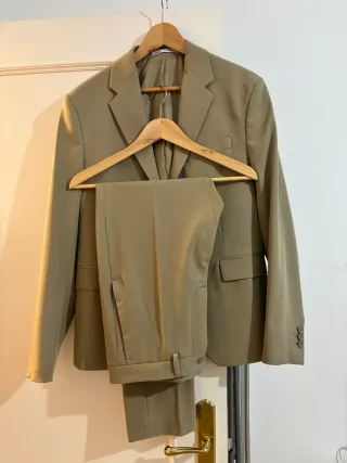 Traje Zara Chaqueta T.46 y Pantalón T.38