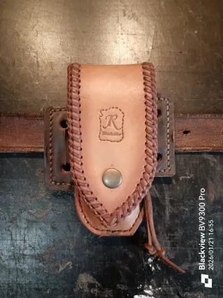 Funda artesanal de cuero navaja.