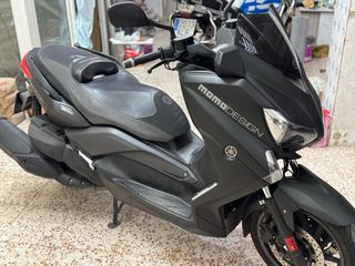 Yamaha XMAX 400 Momo Design