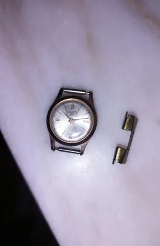 Reloj Suizo, chapado en oro rosa) Año 60.