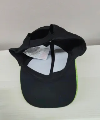 Gorra infantil negra y verde
