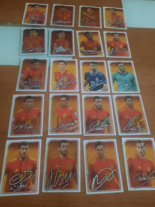 Lote 82 cromos de la Selección Española+pin España