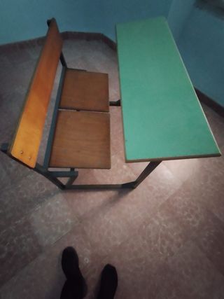 Juego de dos pupitres biplaza