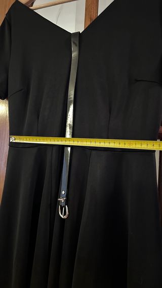 Vestido negro estilo años 50