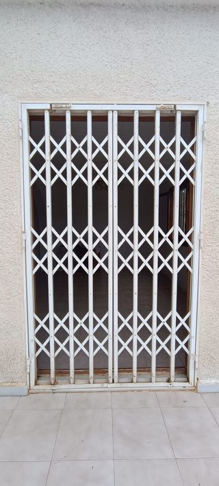 Reja móvil hierro blanco 2 hojas