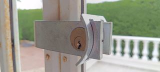 Reja móvil hierro blanco 2 hojas