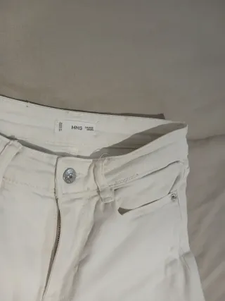 Pantalones Mango blancos acampanados