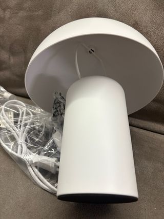 Lámpara de mesa blanca